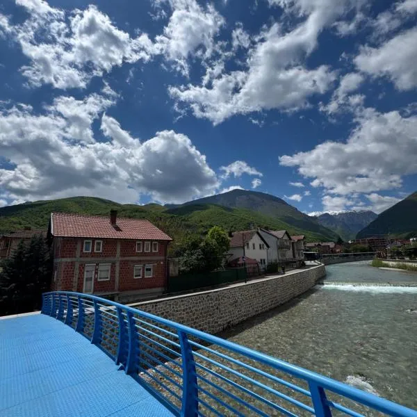 Peja Riverside Hostel, hotelli kohteessa Pejë