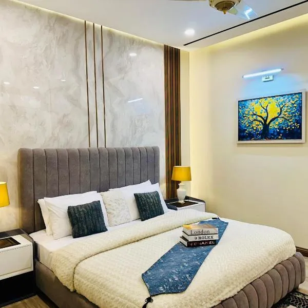 Modern 1BR Apartment in Zeta Mall Islamabad Rooftop Pool & Mall Access, hotell i Islamabad