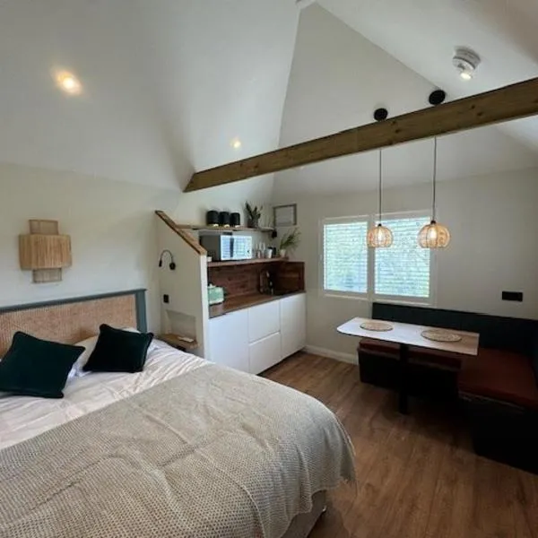 The Snug - Boutique Stay in Clifton village with parking, hotel i Bristol