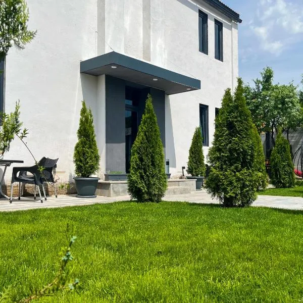 Haya Guest House โรงแรมในKʼanakʼerravan