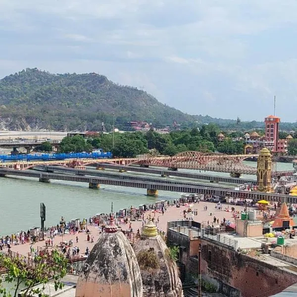 Hotel Har Ki Pauri with terrace Ganga view, Hotel in Haridwar