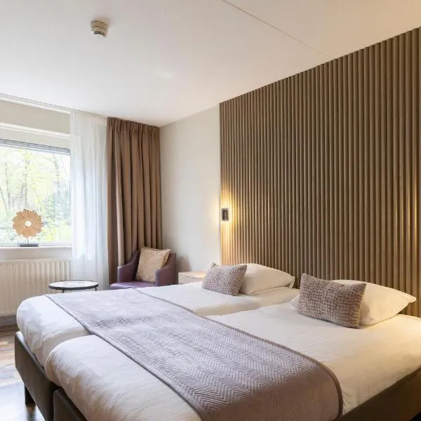 50|50 Hotel Belmont، فندق في إيدي