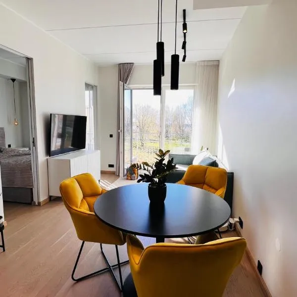 Tallinn Seaside Apartment - Stroomi Beach & Forest, Sea-View Balcony, hotelli Tallinnassa