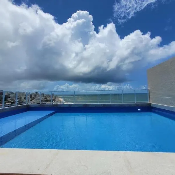 Studio na Pituba a poucos metros da praia com vista, hotel in Salvador