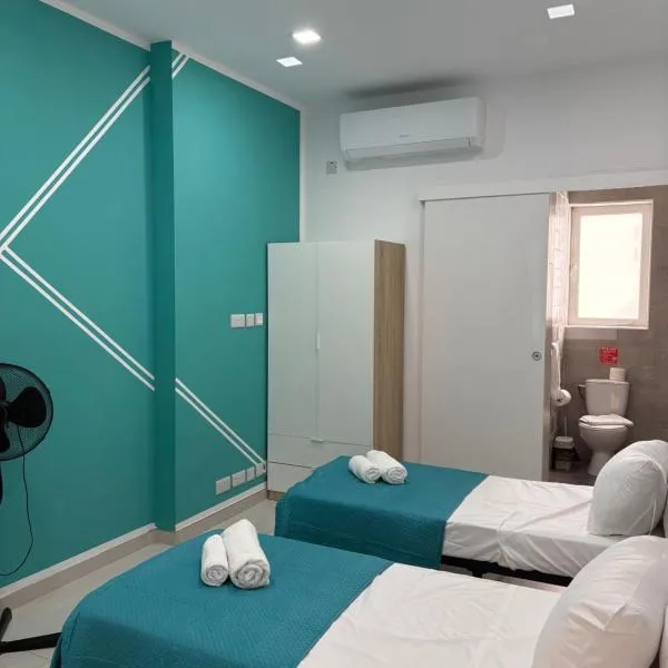 Maltese Terrace house with a modern touch - close to airport 4 km, hótel í Tarxien