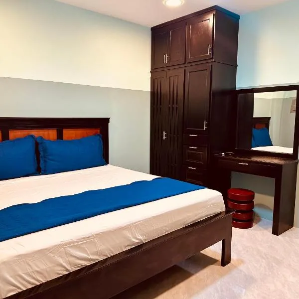 Hotel Sea Queen Suite & Golf Cart Rental, hotel di San Pedro