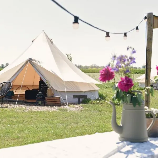 Smuk Bell Tent Glamping aan het water in Friesland, hotel di Echtenerbrug