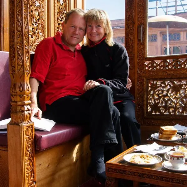 New Alzira Royal Heritage Houseboats, hotel en Srinagar