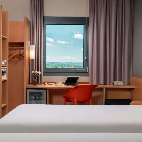 ibis Ankara Airport Hotel, hotel en Ankara