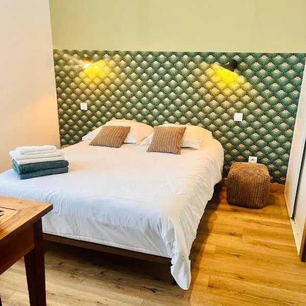 Chambre à soulac: Soulac-sur-Mer şehrinde bir otel
