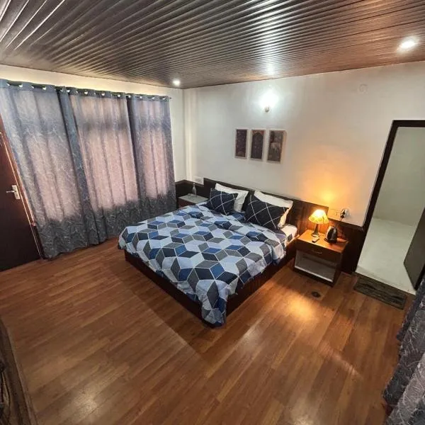 Hotel Devidyar, hotel sa Manāli