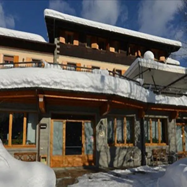 Albergo Ristorante Il Laghetto, hotel v destinaci Fiumalbo