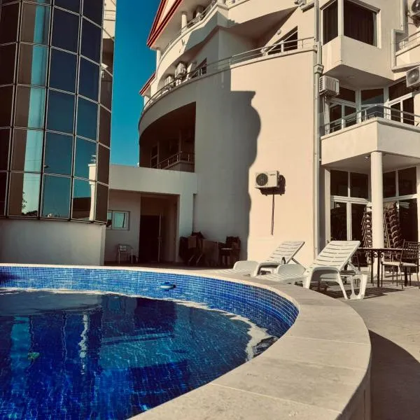 Hotel Dabi Imperial: Donji Štoj şehrinde bir otel