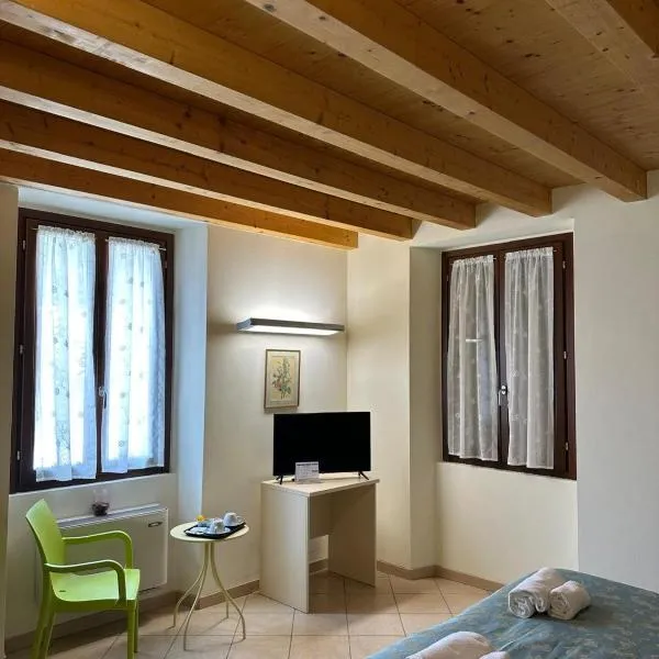Locanda Graziella, hotel en Moerna