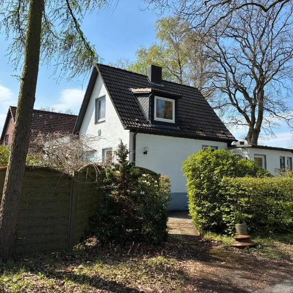 Landhaus Amelia- Idylle pur mit Kamin, Hotel in Stadt Schenefeld
