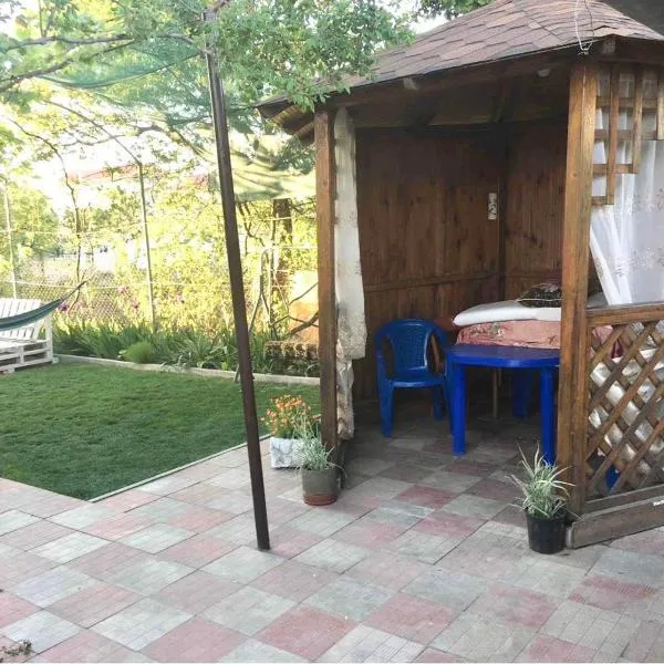 Лана бугаз, hotel in Karolino-Buhaz