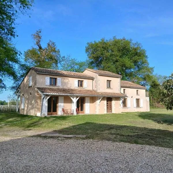 Maison des Capucins - Lalande de Pomerol, hotell i La Lande-de-Libourne