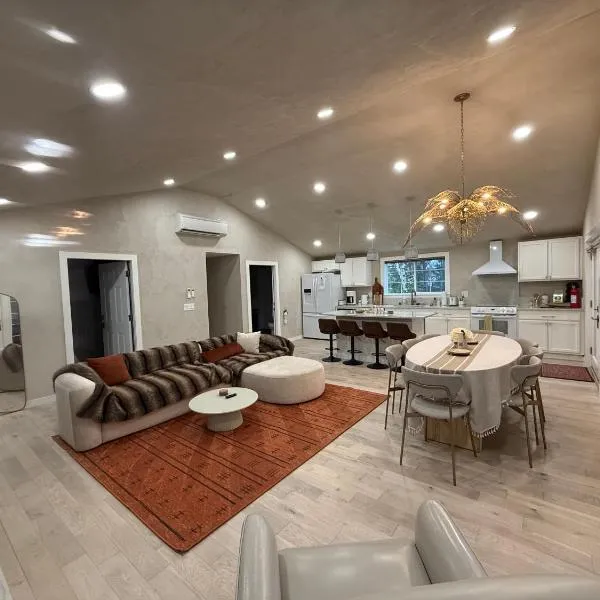 Deluxe vc home 3 bd/2bath, whealchair accessible, готель у місті Bass Harbor