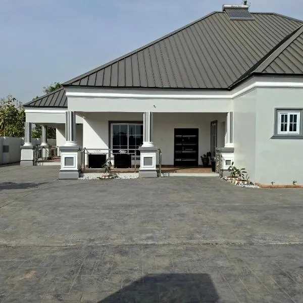 Pelican Hotel VVIP, khách sạn ở Wa