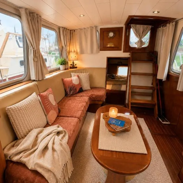 Houseboat cosy et Atypique à Rouen Le Zimon, hotel a Rouen
