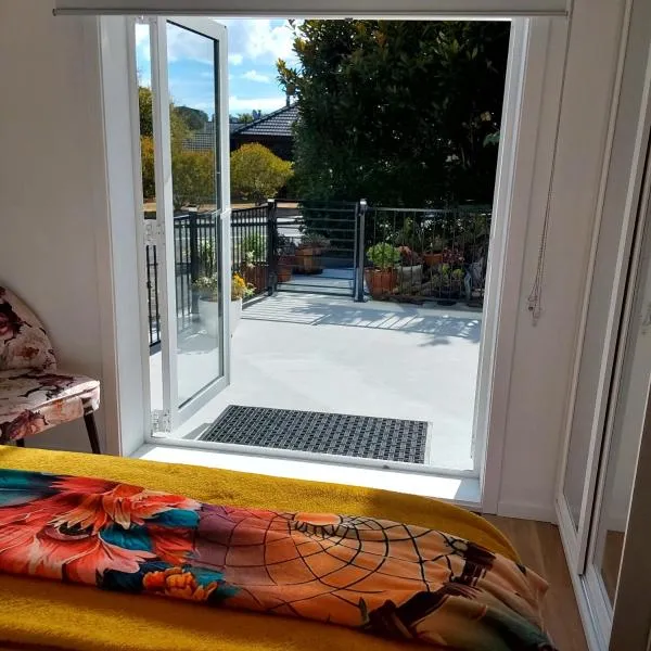 The Hideaway, hotel in Raumati Beach