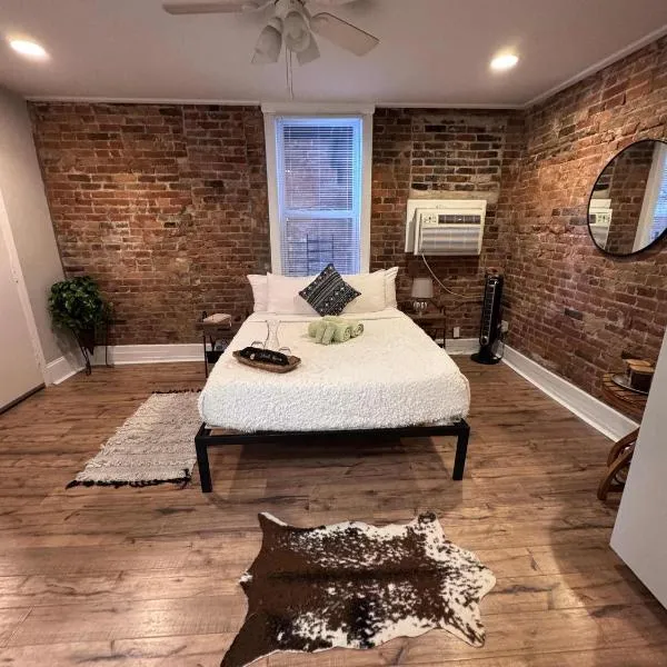 Jungle House Studio Suites - Short North & Convention Center, hotel em Columbus