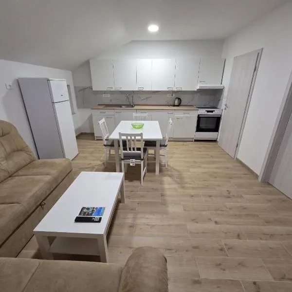 Apartma Pri Stevotu, hotell i Deskle