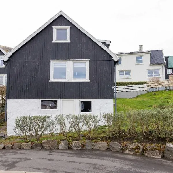 Traditional Faroese House Near Airport, hotel em Sørvágur