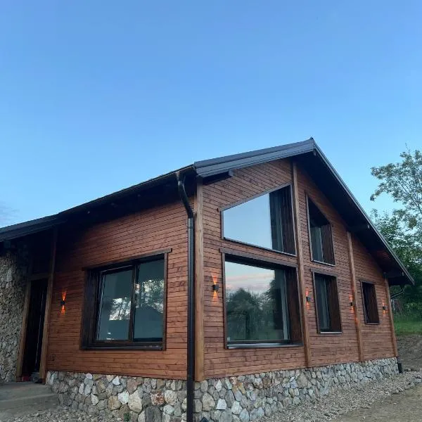 Horse Ranch with amazing mountainous views, hotel 