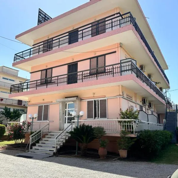 Hotel TSAPARAS, хотел в Alíartos