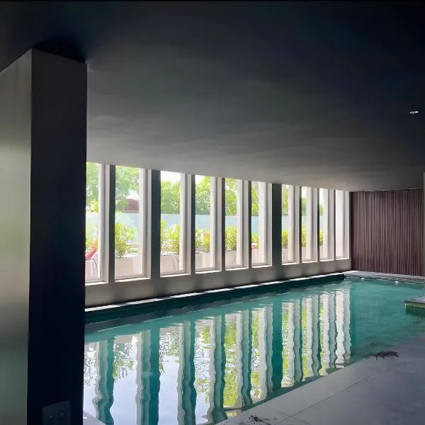 Complejo Retiro Quartier Deluxe, hotel u Buenos Ajresu