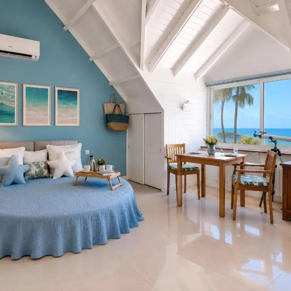 Deja Blue - Comfortable Beachfront condo, khách sạn ở Marigot
