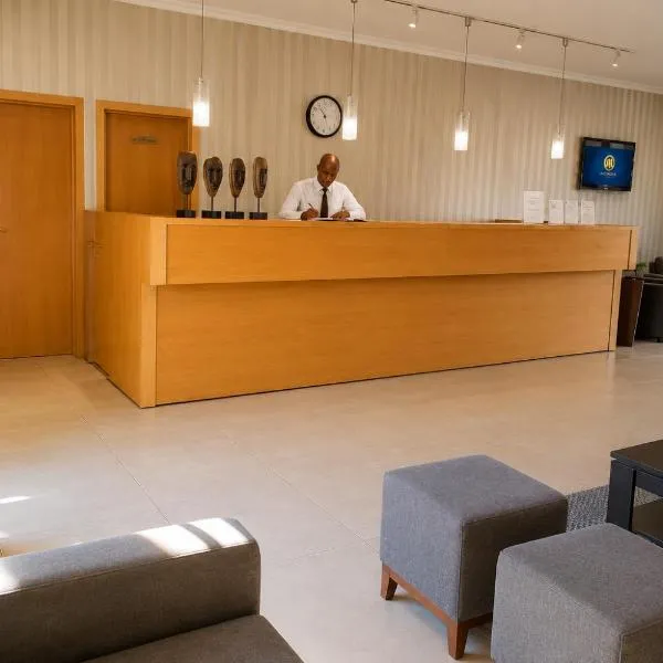 Viana Hotel, khách sạn ở Luanda