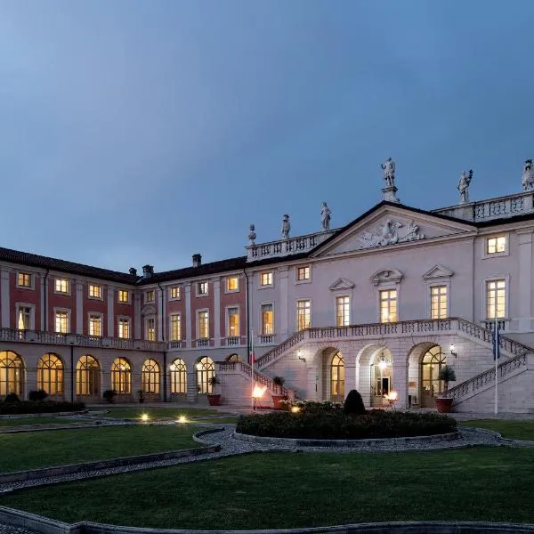 Villa Fenaroli Palace Hotel, hotel Rezzatóban