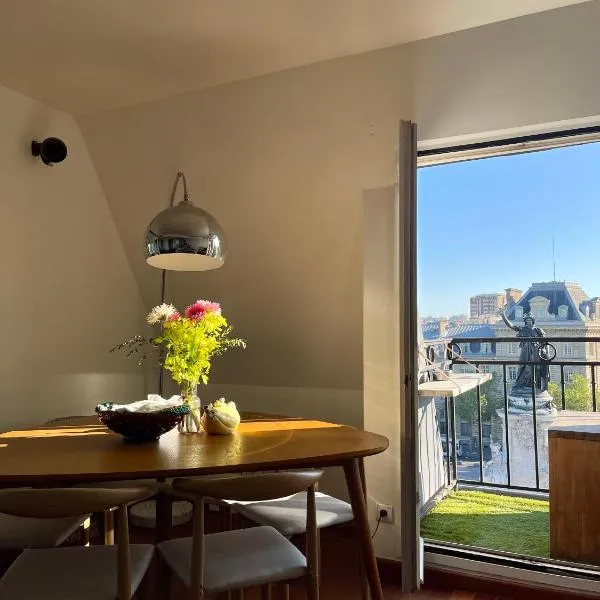 Eiffel Tower View Apartment, hotel di Paris