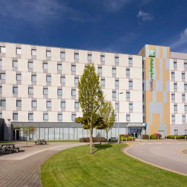 Holiday Inn Express Aberdeen Airport by IHG: Dyce şehrinde bir otel