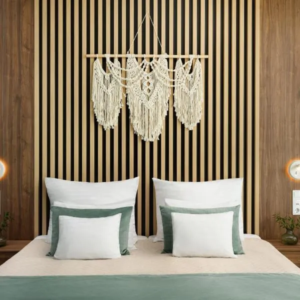 Kehidakustány में, होटल Evergreen Health Longevity Residence