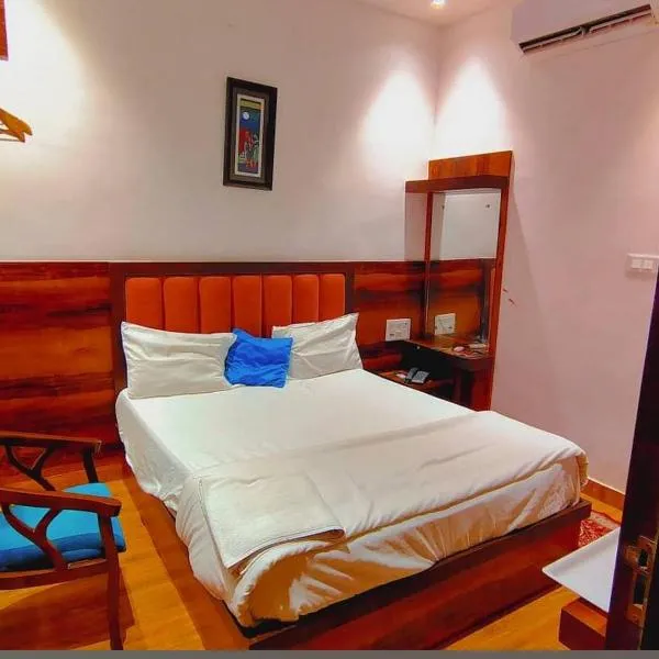 Hotel King Plaza, hótel í Jaswantnagar