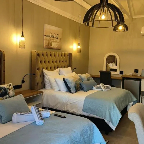 Bel-Air Guesthouse, хотел в Клерксдорп