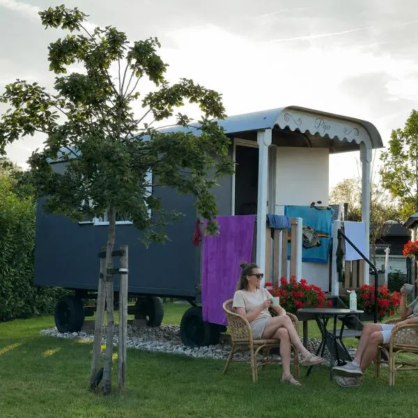 Unieke pipowagen, Recreatie aan de Vecht, Weesp, hotel u gradu 'Weesp'