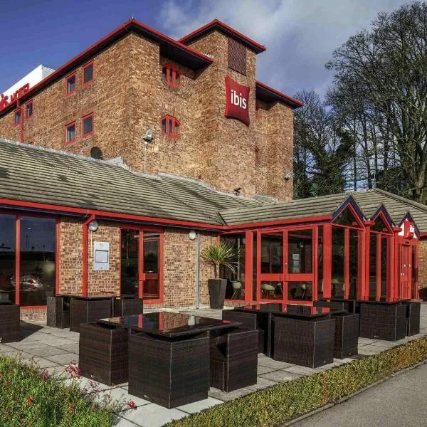 Ibis London Luton Airport, khách sạn ở Luton