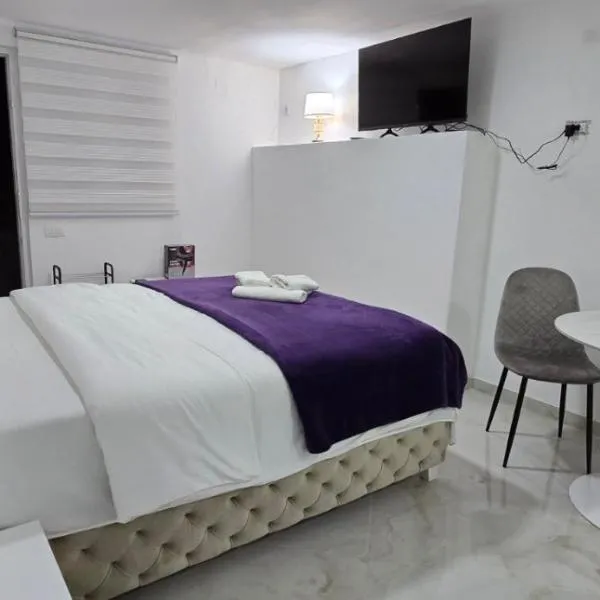 Airport Apartment Masa, hotell i Mitrovići