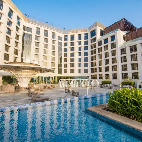 Grand Millennium Muscat connected to Muscat Grand Mall, hotel din Muscat