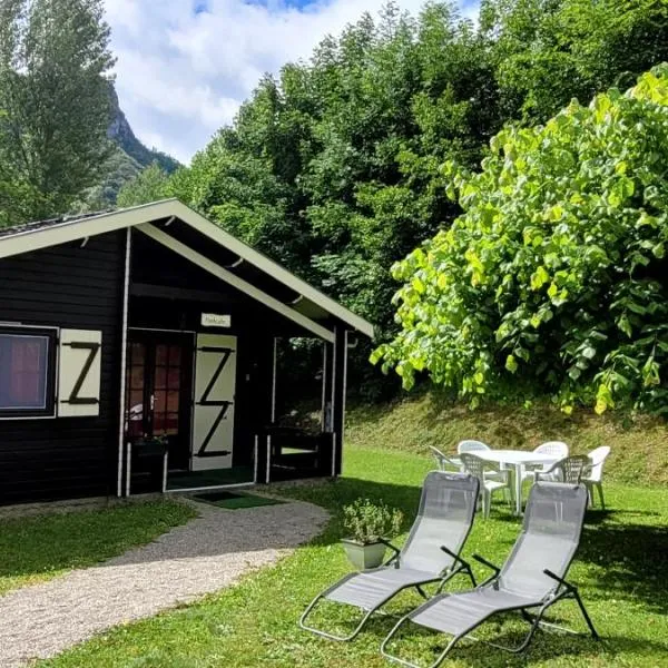 LES CHALETS de MONTORGUEIL, хотел в Saurat