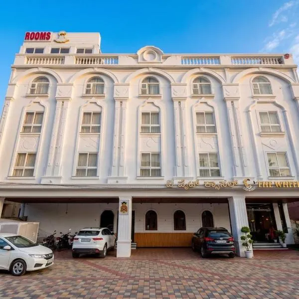 The White Castle Hotel, hotel em Maiçor