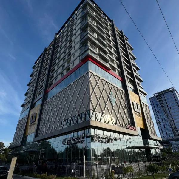 ELYSIUM TOWER- Luxury Skyline View Apartments Opposite Centaurus Mall Islamabad, hotel v destinaci Islámábád