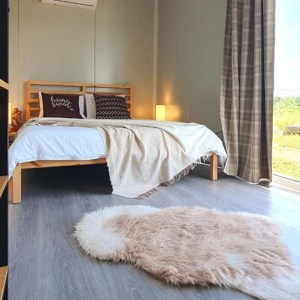 Free People Bungalow & Cort, hotel u gradu 'Vama Veche'