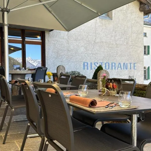 Hotel Stüa Granda, מלון בסוגליו