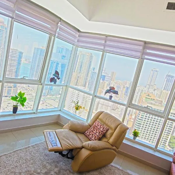 Luxury Skyline Apartment with Panoramic Views, hotel a Sharjah