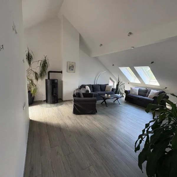 Ferienwohnung am Flughafen, готель у місті Брауншвейг